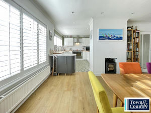 Greenhurst Road- click for photo gallery